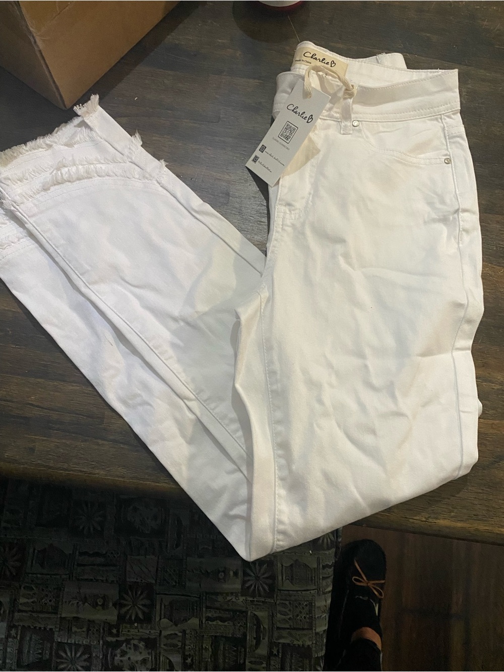 Charlies White Ankle Crop Jeans with Frayed Hem